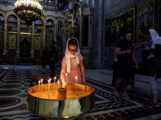 What Holy Saturday Teaches About Waiting